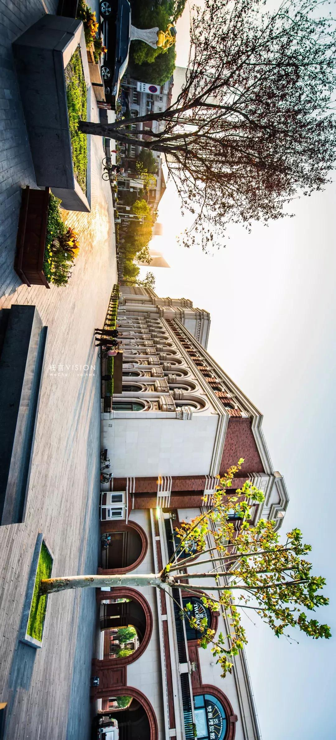 八十载体育圣地，新世纪民园广场