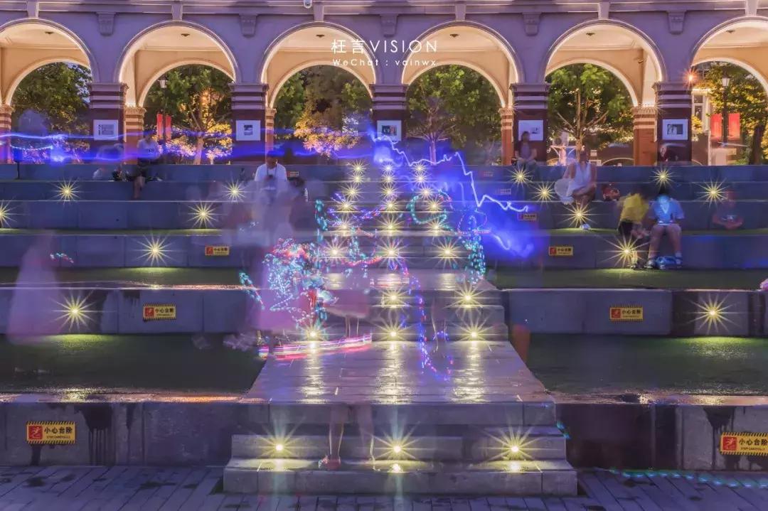 八十载体育圣地，新世纪民园广场