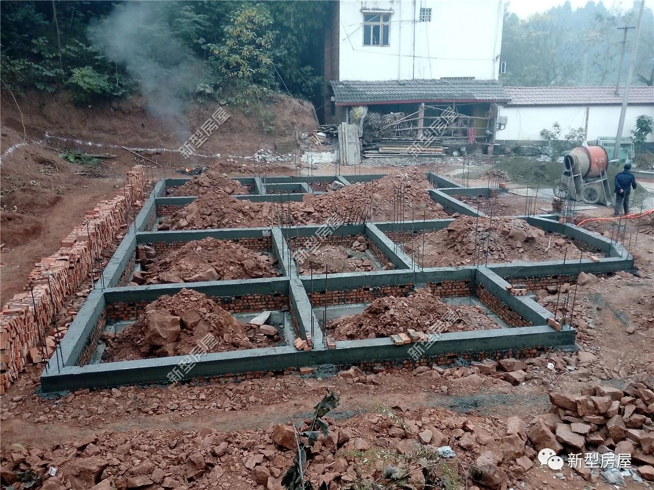 农村建房条形基础混凝土用哪种,农村建房如何确定条形基础宽度