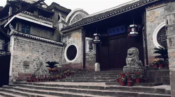 湖南凤凰古城红色旅游,红辣椒旅游