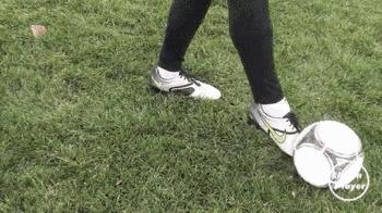 球门太小怎么射门,超远弧线射门技巧及训练方法