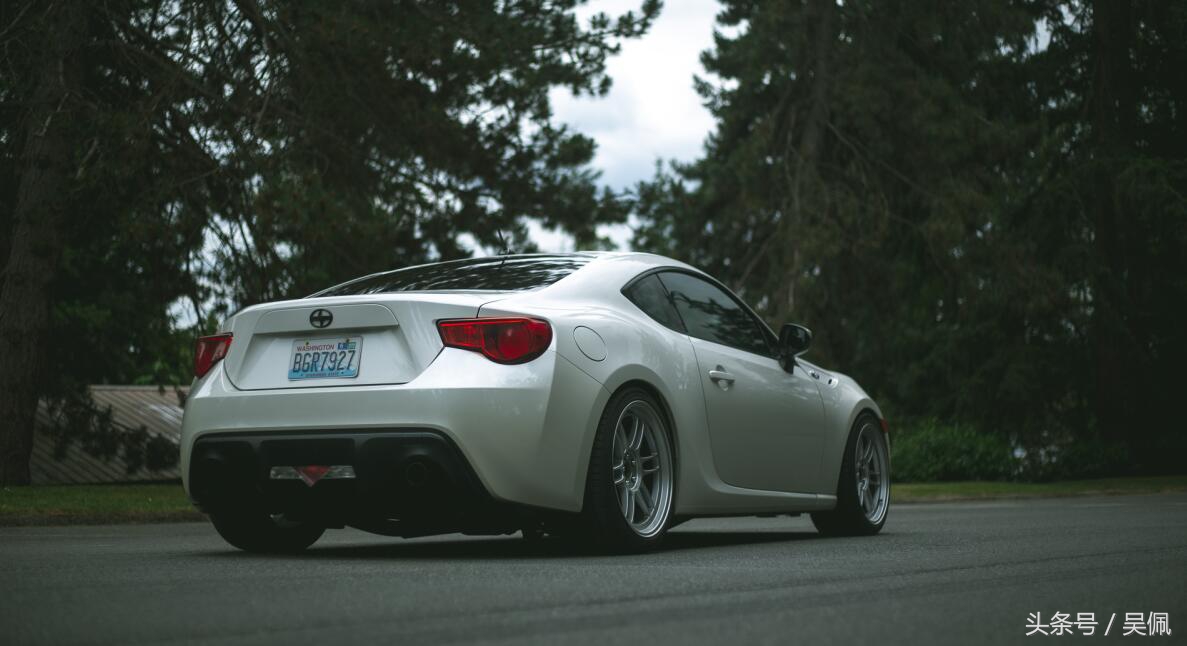 这名警察给他的FR-S换了大V8引擎，但他却不是为了追坏人