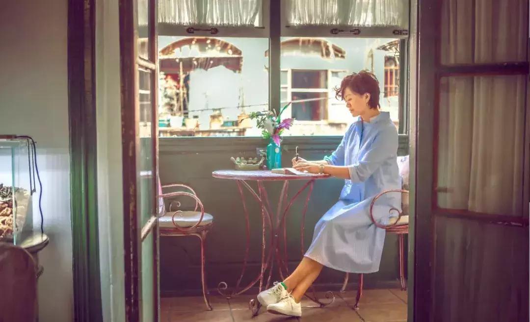 艾小羊｜从玉兰油都买不起到海蓝之谜闭眼买，鬼知道我经历了什么