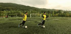 拿球背转身过人,背身拿球时这样过人