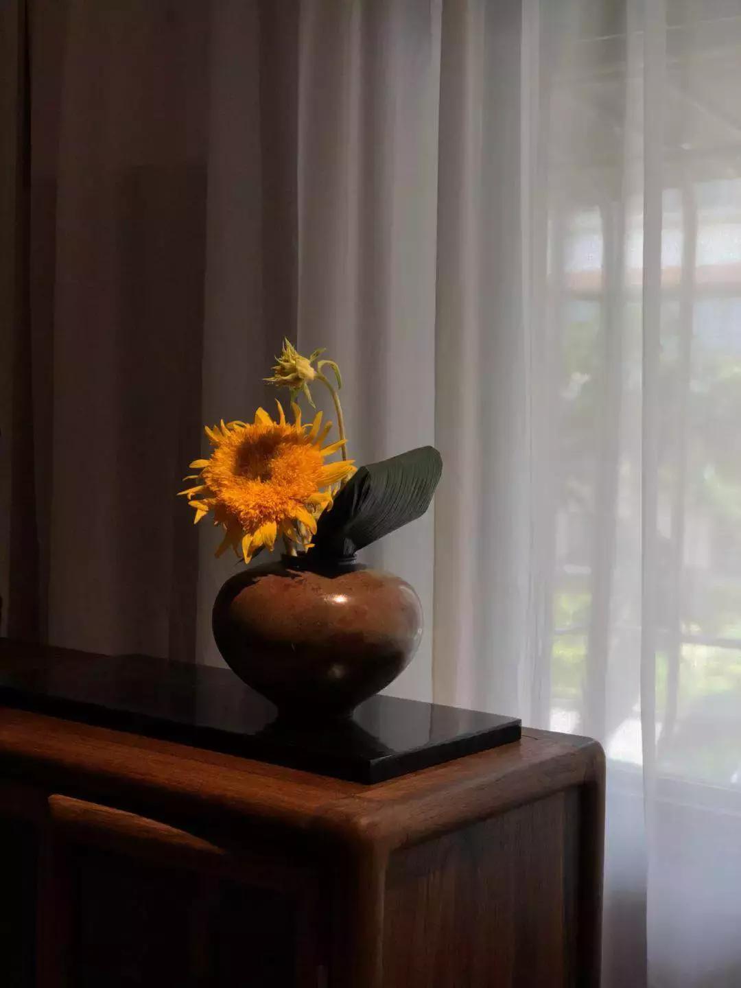 经典丨水深浪静，人贵声低！