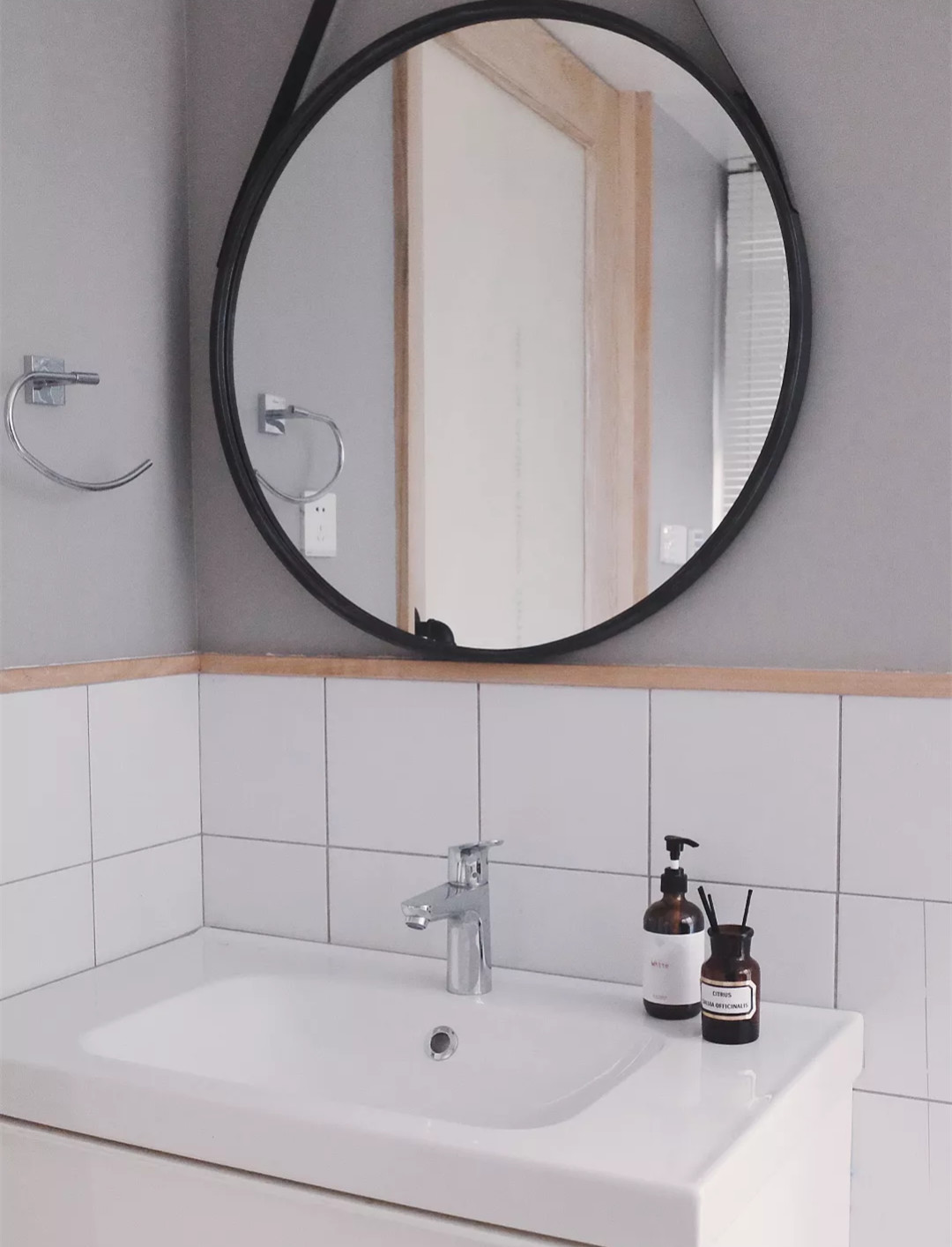 哪种玻璃胶防水不发霉,卫生间用什么玻璃胶不发霉