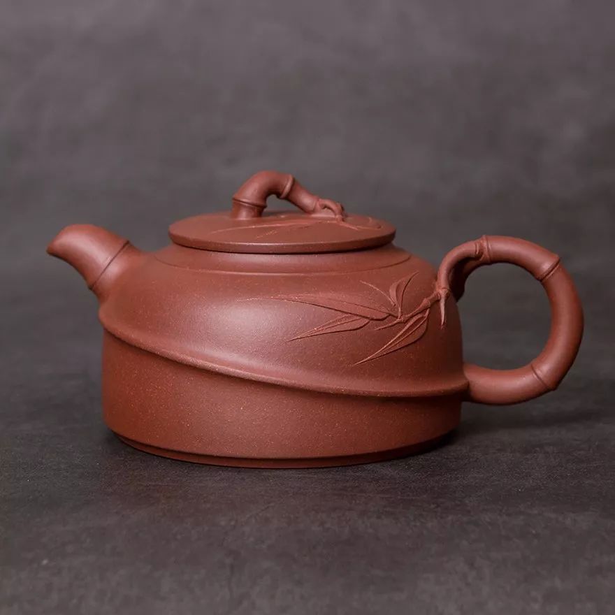 为什么壶嘴的水和壶身的水会齐平,为什么壶嘴会流口水