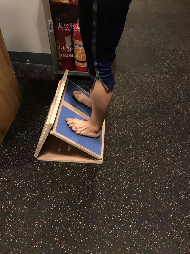 孩子深蹲蹲不下去的原因,如何解决深蹲蹲不下去的问题