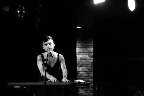 归隐山林的人带着怎样的心情,回归大自然是他最好的归宿