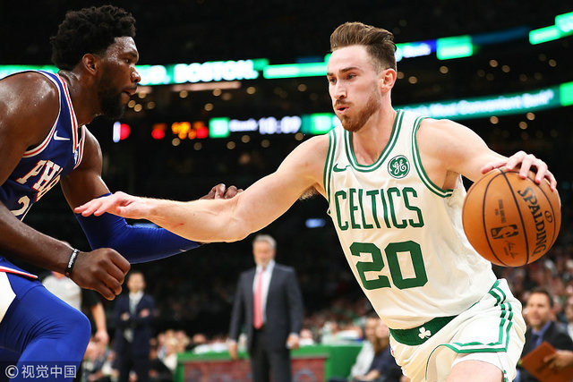 NBA最强白人美艳娇妻晒私房视频却意外曝光老公一大嗜好