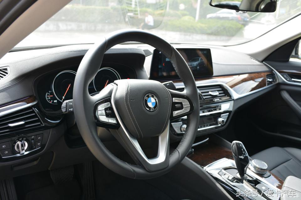 宝马豪华轿车5座,宝马2024高级豪华轿车