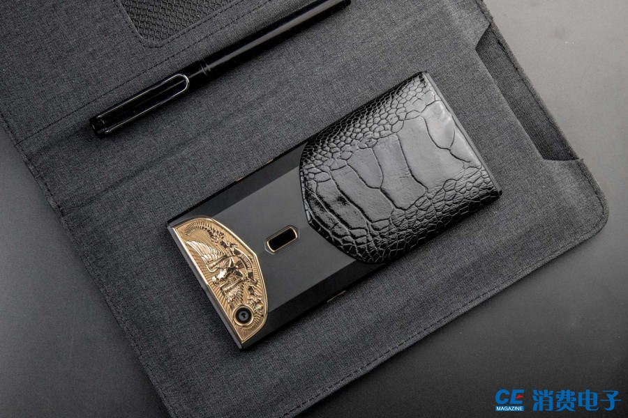 顶级奢华手机HANMAC骑士III开箱图赏，蓝宝石、钛合金、鳄鱼皮！