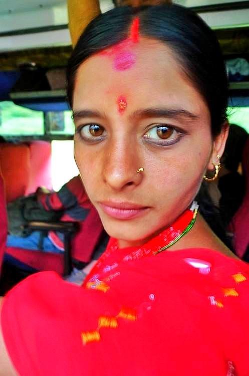 尼泊尔空中客车,尼泊尔大巴司机山路开车视频