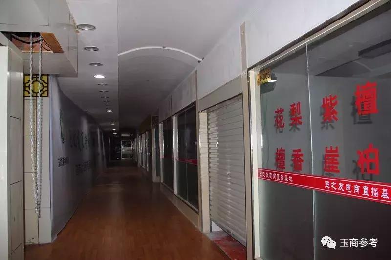 淘宝、YY、京东,直播杀入镇平石佛寺,镇平农村玉雕人当主播