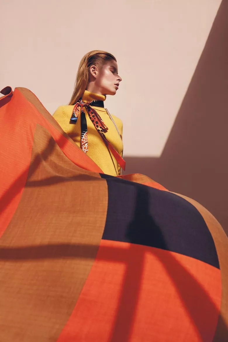 爱马仕丝巾为什么那么贵？原来2年才能制作1条！