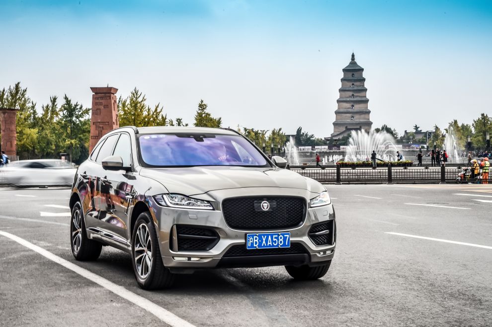 捷豹f-pace霸气魔都街拍,沉浸式体验捷豹老款fpace