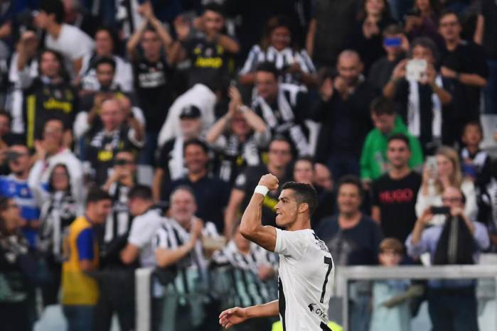 皇马评价c罗十大进球,c罗打脸伯纳乌封神完整版