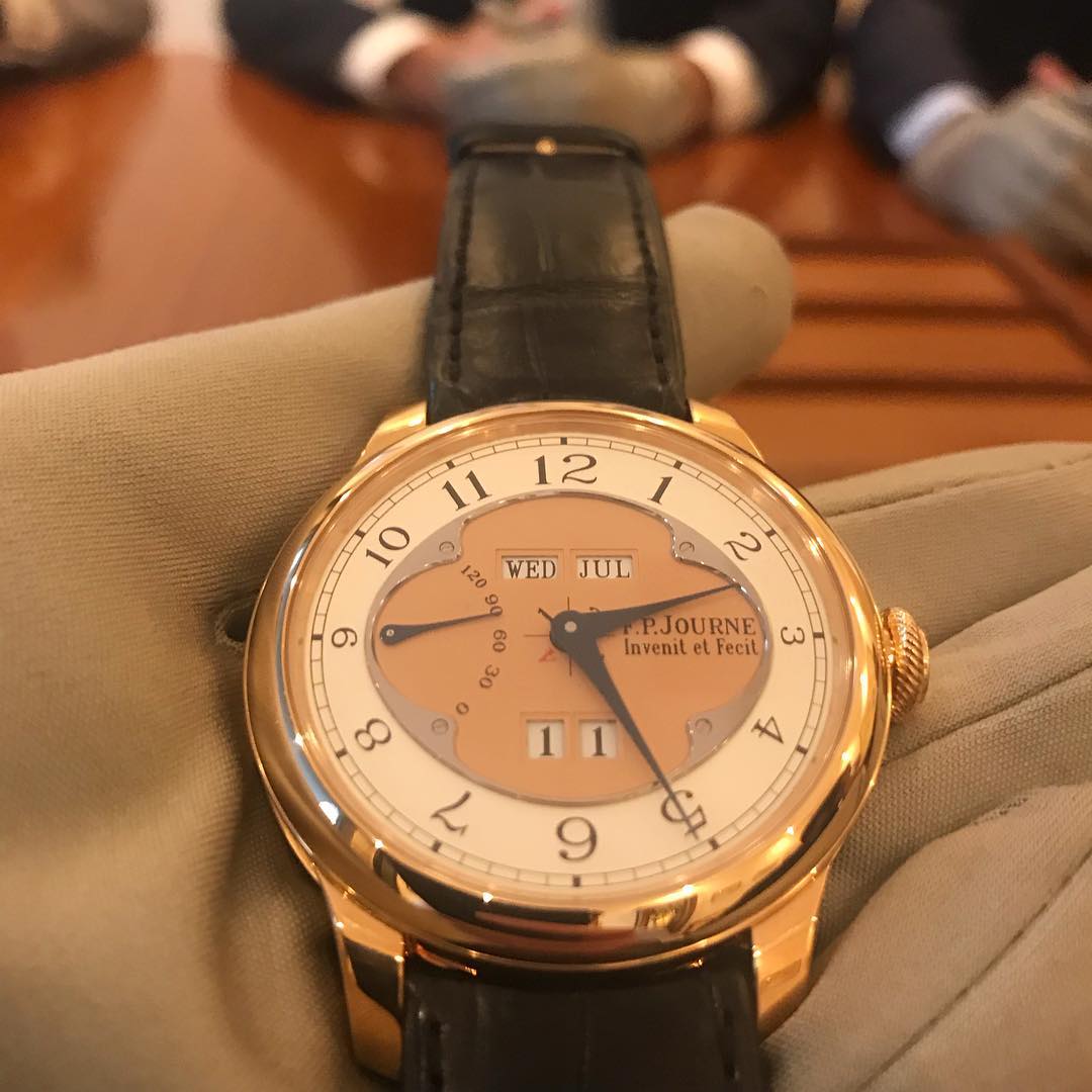 铁表带怎么更换表带,钢表带怎么更换表带