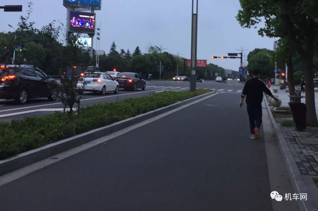 骑190环游中国,骑着190旅行