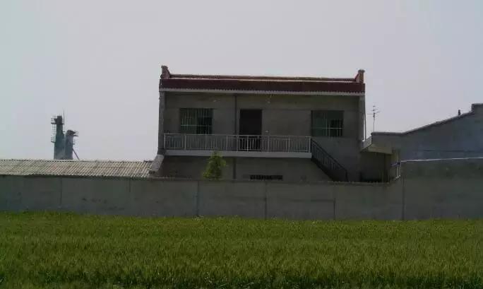 村里建房不报建可以吗,村里不同意在宅基地建房