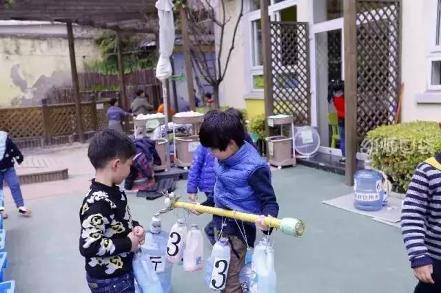 户外场地有限、硬件不够高大上？这30种游戏照样让孩子玩翻天！