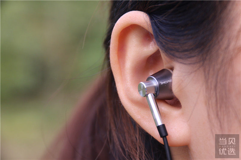 1more蓝牙无线耳机使用方法,1more无线蓝牙耳机使用方法