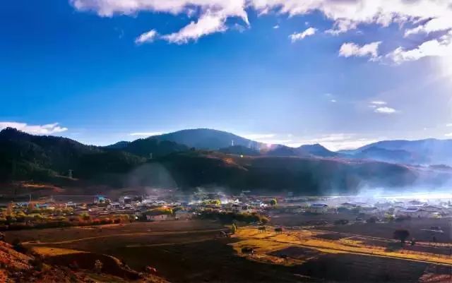 稻城亚丁旅游攻略 (西藏稻城亚丁美景)