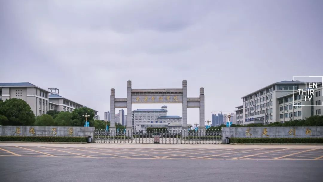 武汉每一辆901，都承载着江夏上万学子的青春！