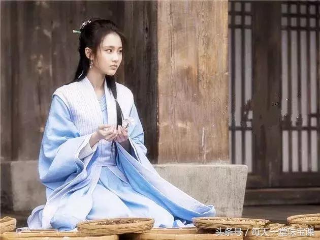 有香味的手串比香水好,散发香味的手串适合女生