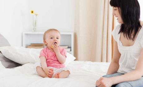 多大的宝宝能坐起来,6个月宝宝还是不能坐着