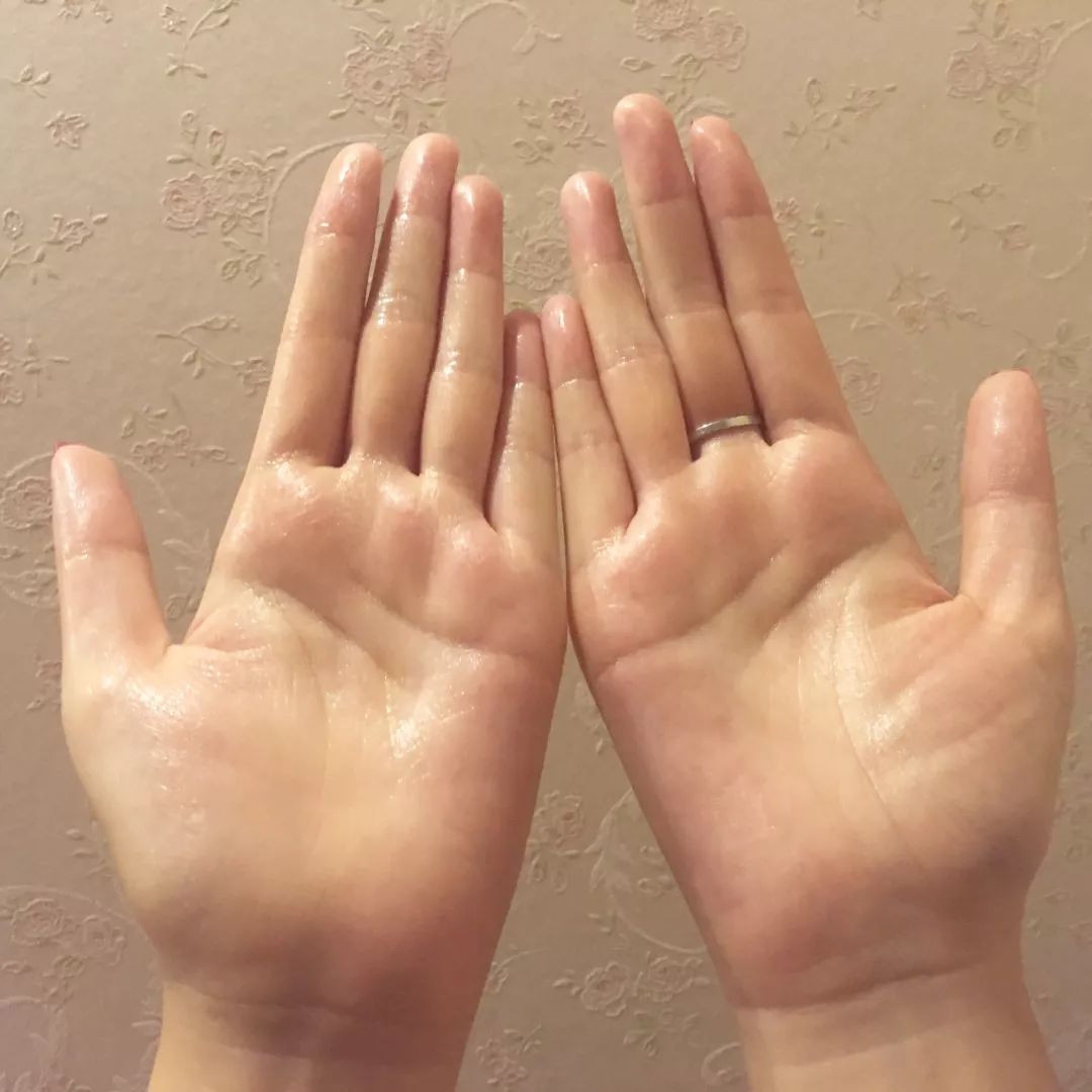 有了这瓶“液体黄金“,今年秋冬注定与干燥、长痘无缘了!