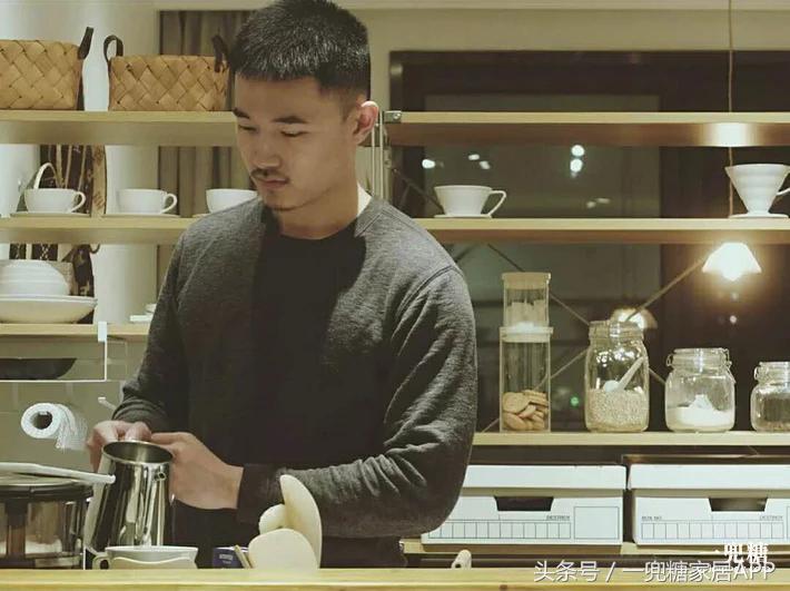 沉默寡言的独居男,装完一套房,让围观群众纷纷对MUJI路转粉