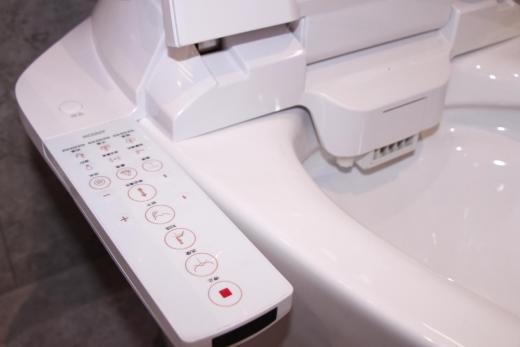 箭牌智能马桶深度解析,箭牌智能马桶v6马桶上的4个按键