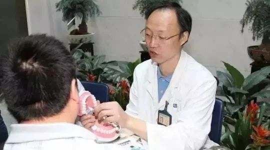 云南白药牙膏任何人都能用吗,所有的云南白药牙膏含氟吗