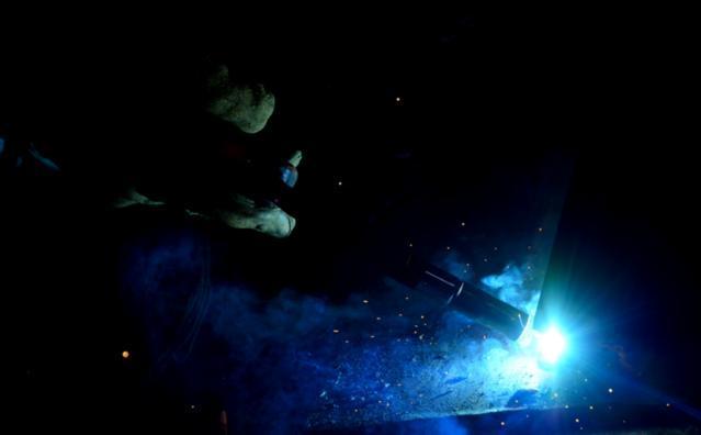 电焊晃眼后咋办现场焊工大师傅有妙招