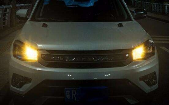 汽车卤素灯不聚光怎么调,汽车灯泡卤素灯不聚光怎么回事