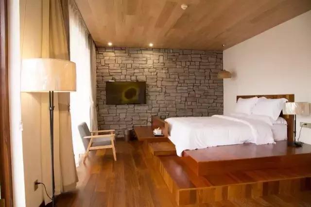 大叔为钓鱼买下一座岛,40岁大叔100块改造房间