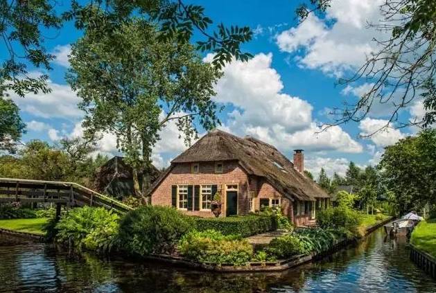 全世界最美的10个小镇,世界上最美的十个小镇