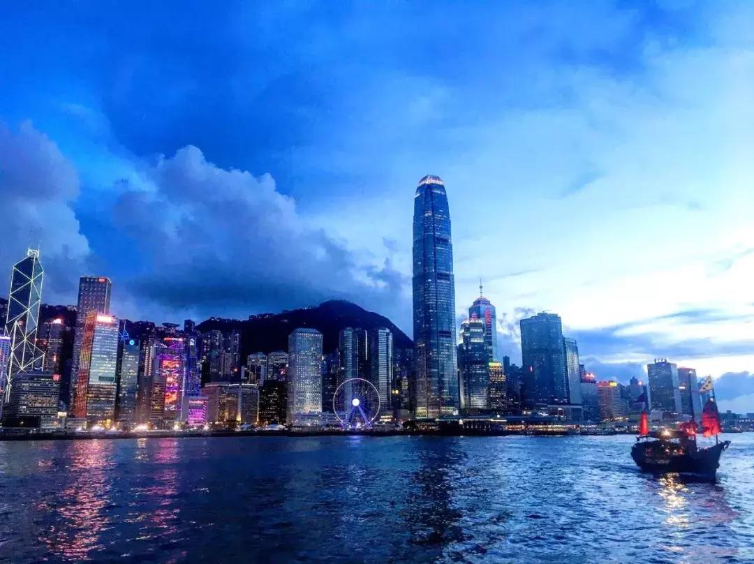 雅加达机场免税店必买清单,成田机场免税店购物必买清单