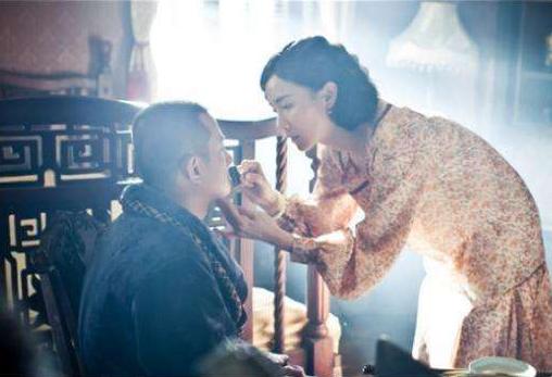 张学良最爱的是于凤至还是赵一荻,张学良与妻子于凤至的坎坷人生