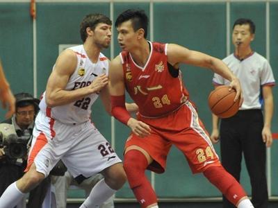 许钟豪顶撞王治郅是真的吗,许钟豪顶撞大郅