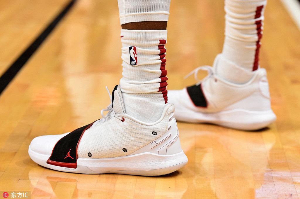25日NBA球鞋上脚一览：库里51分之夜战靴竟是它
