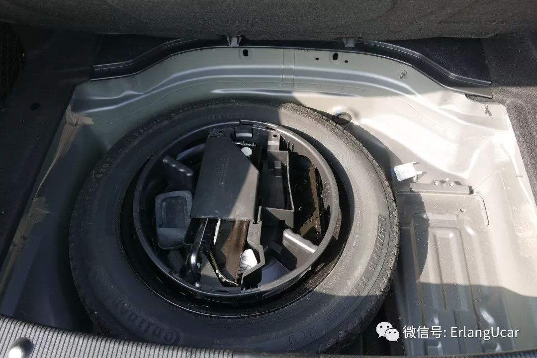 w204奔驰c300coupe,奔驰w204c200旅行版