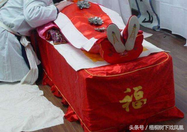 民俗中寿衣的说法,给死人穿的寿衣讲究