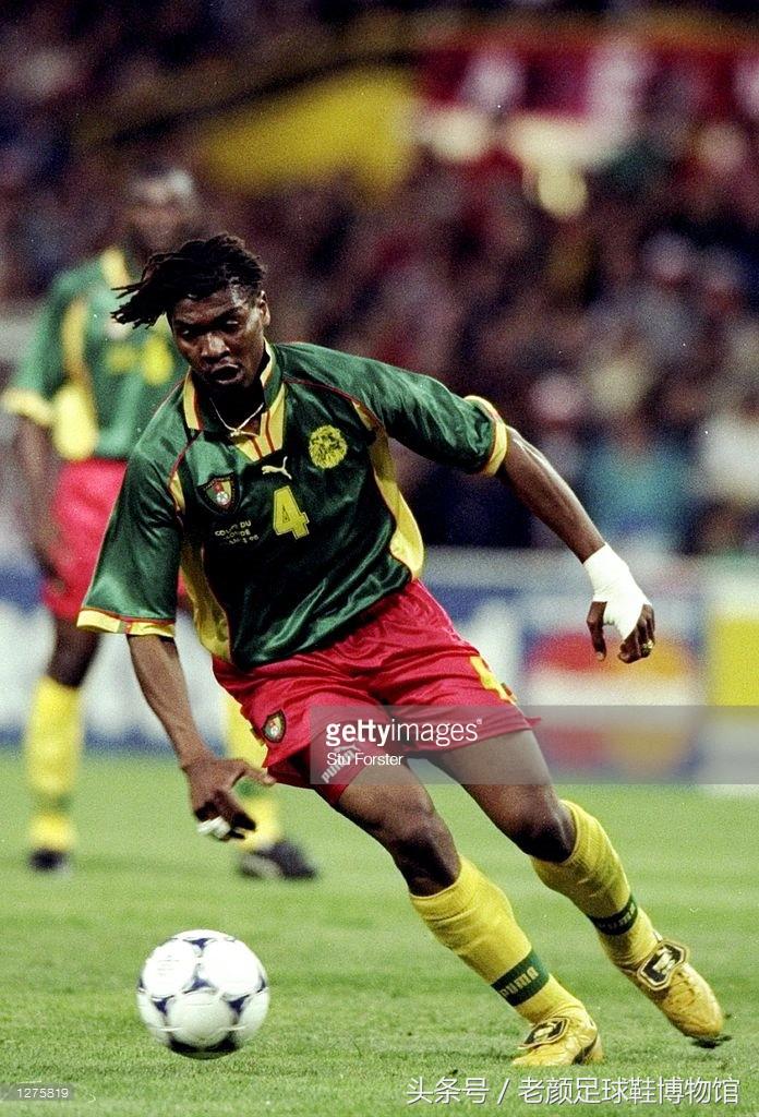 马拉多纳夺冠时的球鞋,球王马拉多纳球鞋