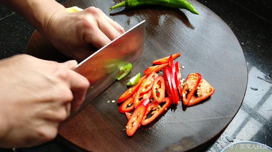 小炒菜好吃有诀窍，学会这一个炒法，出锅香过外面饭店的，真香！