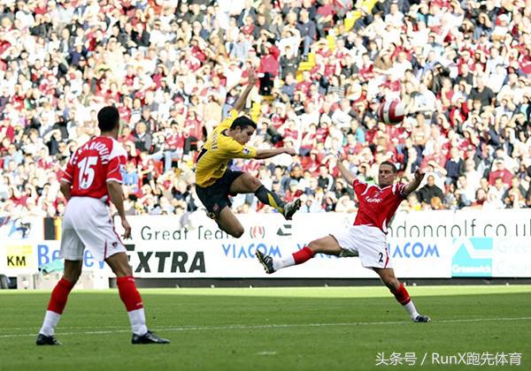 范佩西阿森纳英超红牌,范佩西告别英超发文