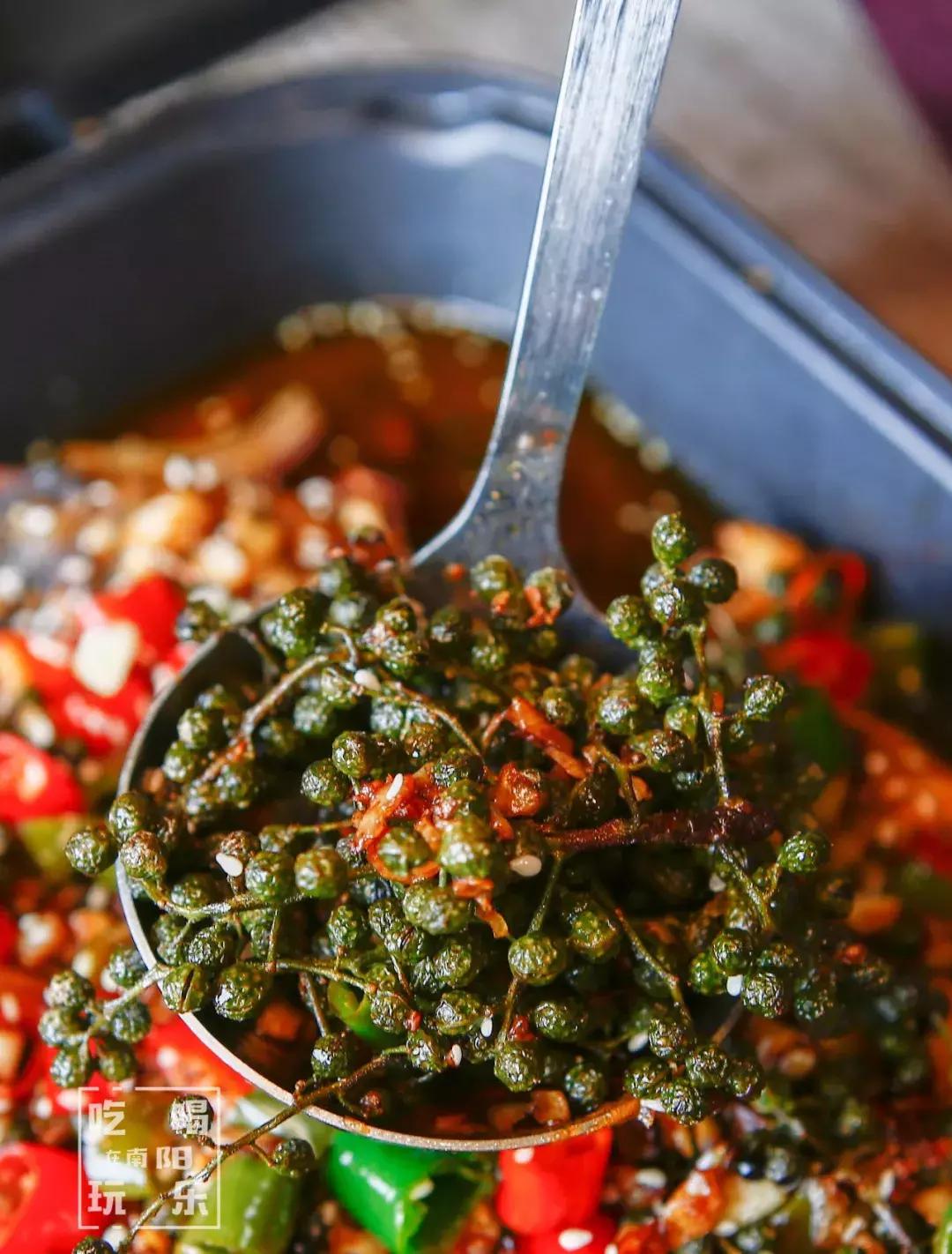 爆！光武路这家店用活鱼下锅！一口鲜到爆炸！吃完简直要犯罪！