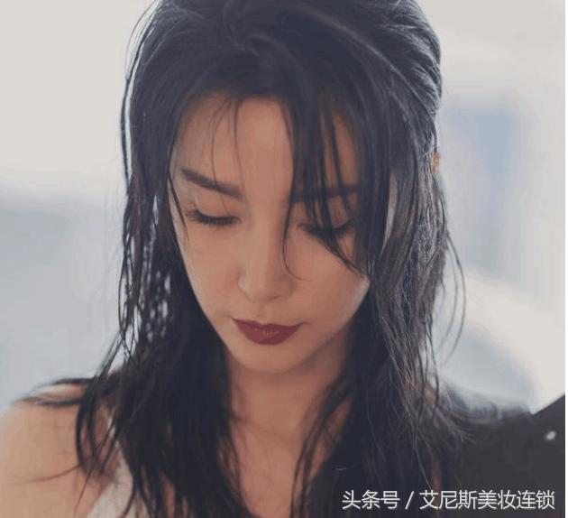 李冰冰复古油头,李冰冰湿发背头造型