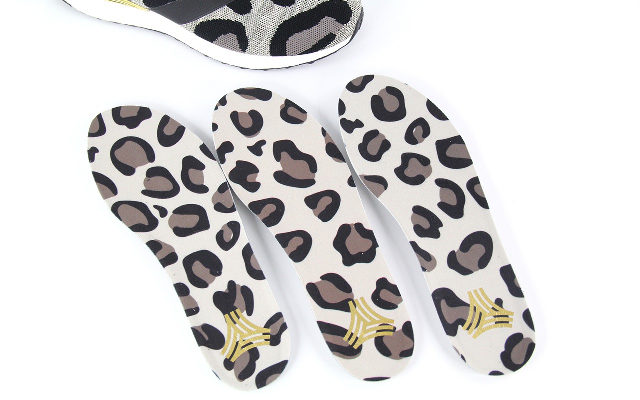 最流行的三双鞋,好看又冷门的足球鞋